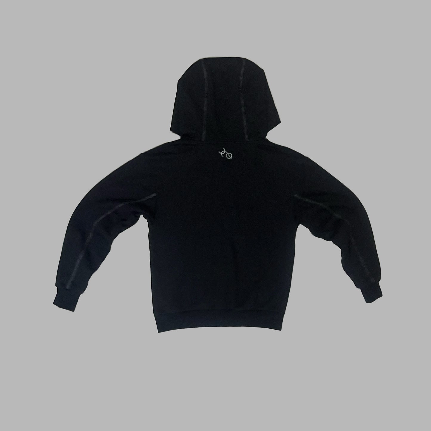 Nyeusi Zip-Up